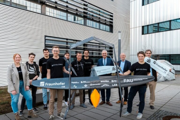 Innenminister Herrmann zu Gast beim EVOLONIC-Team