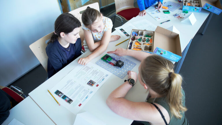 KinderUni: Elektronische Abenteuer für neugierige Kids