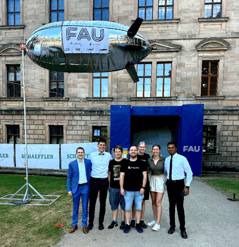 Premiere des Evolonic Luftschiffs beim 69. Schlossgartenfest der FAU